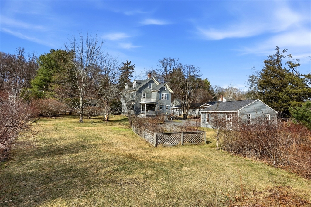 242 Lexington Rd