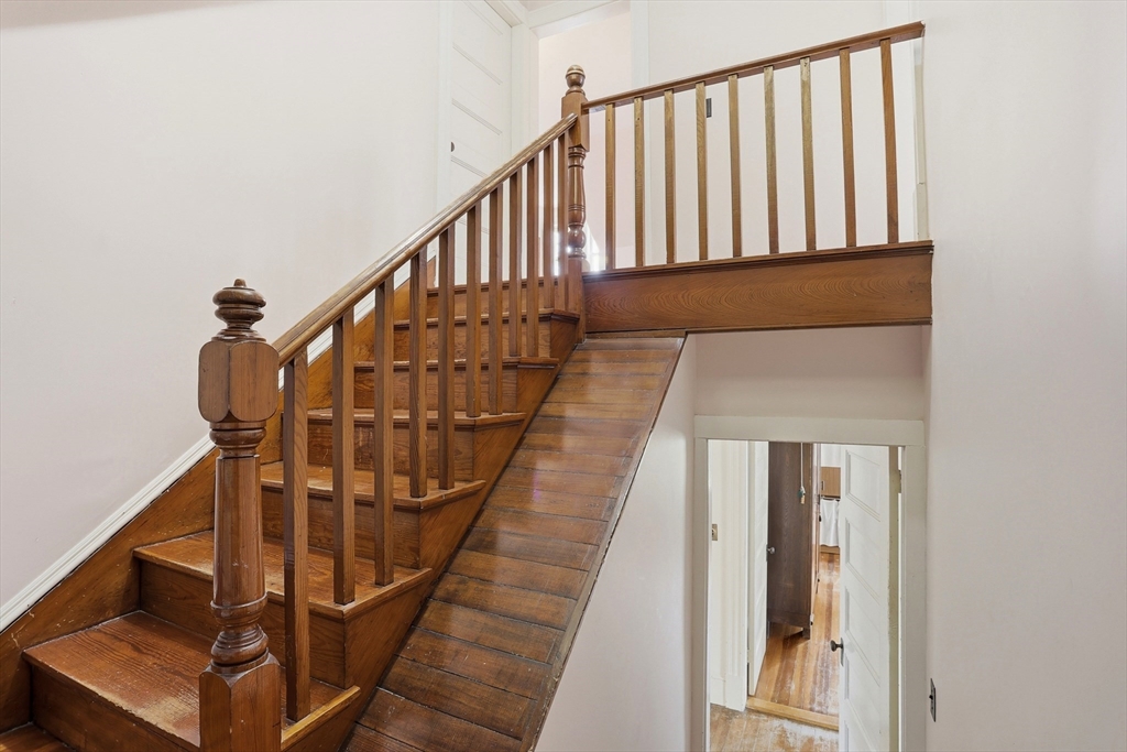 242 Lexington Rd