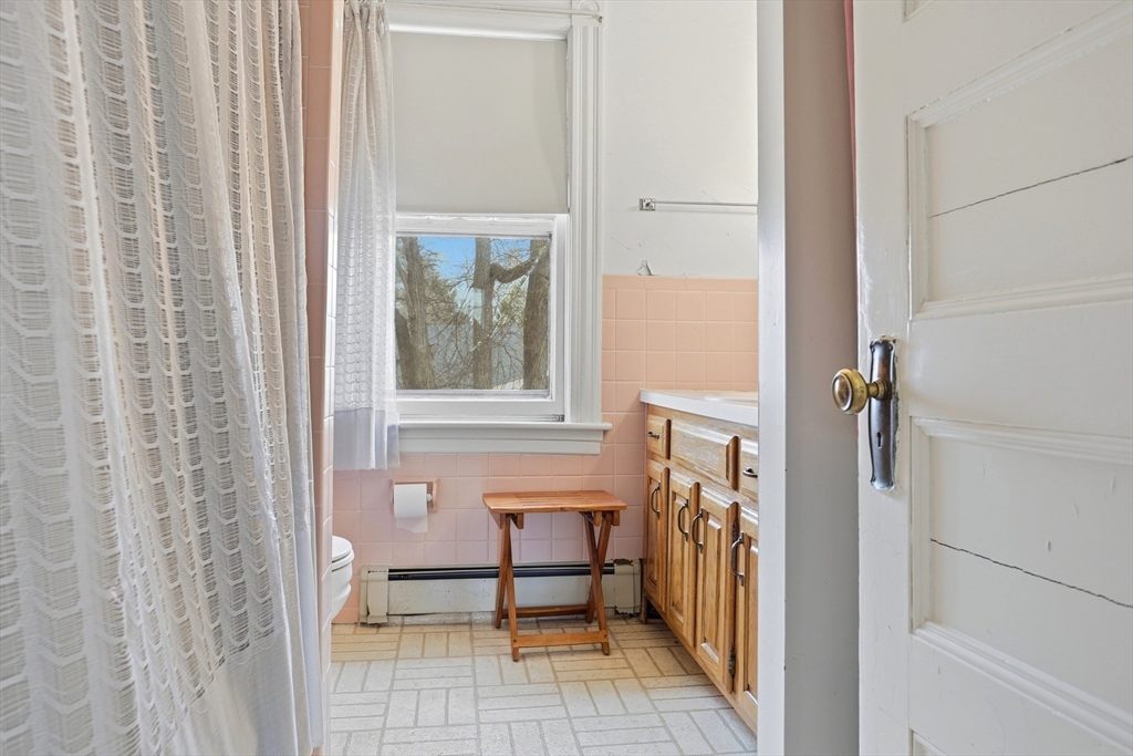 242 Lexington Rd