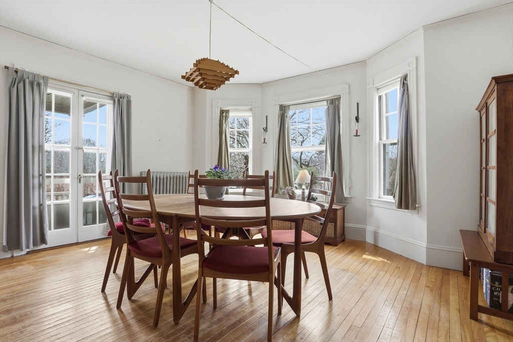 242 Lexington Rd