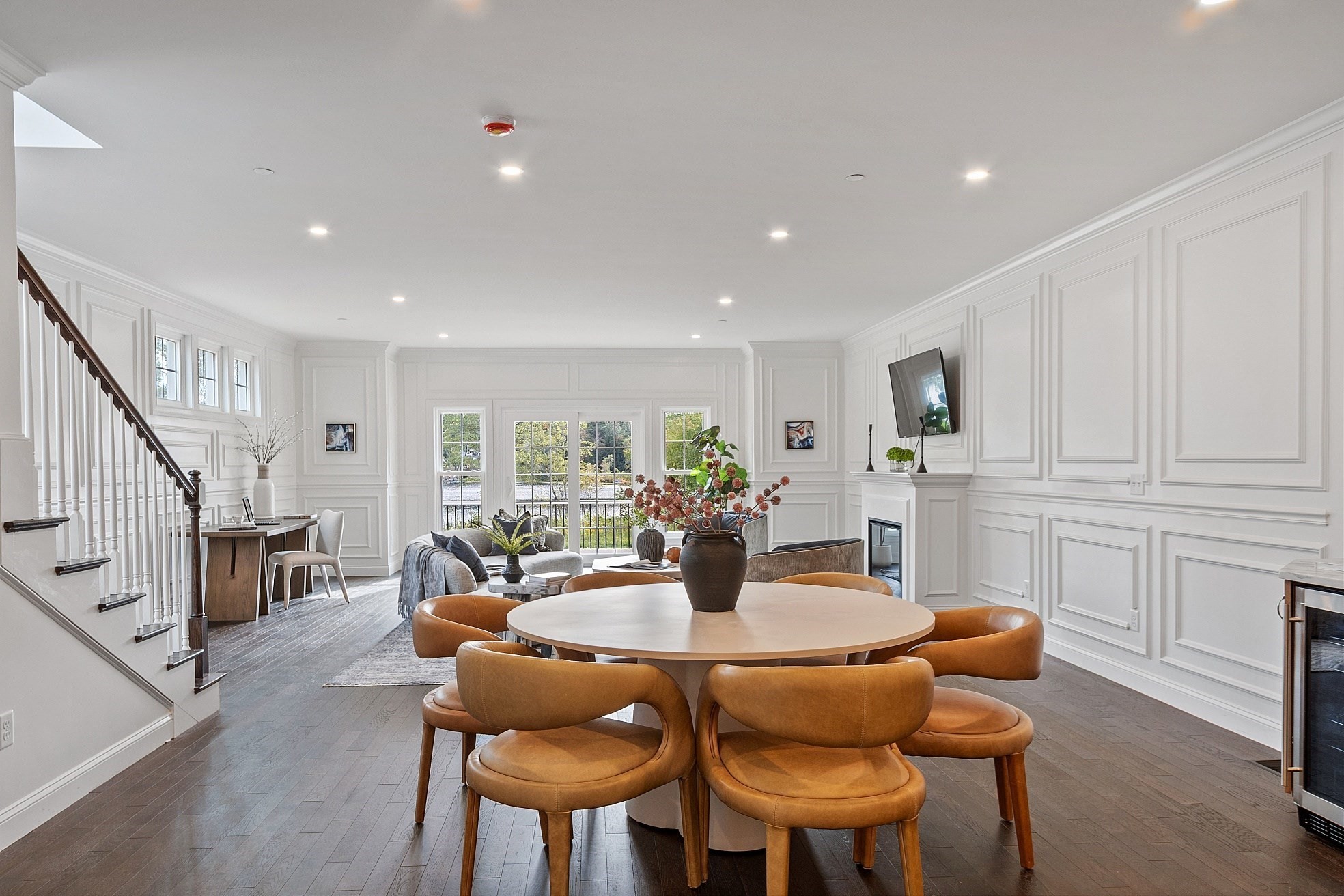206 W Main St # 8