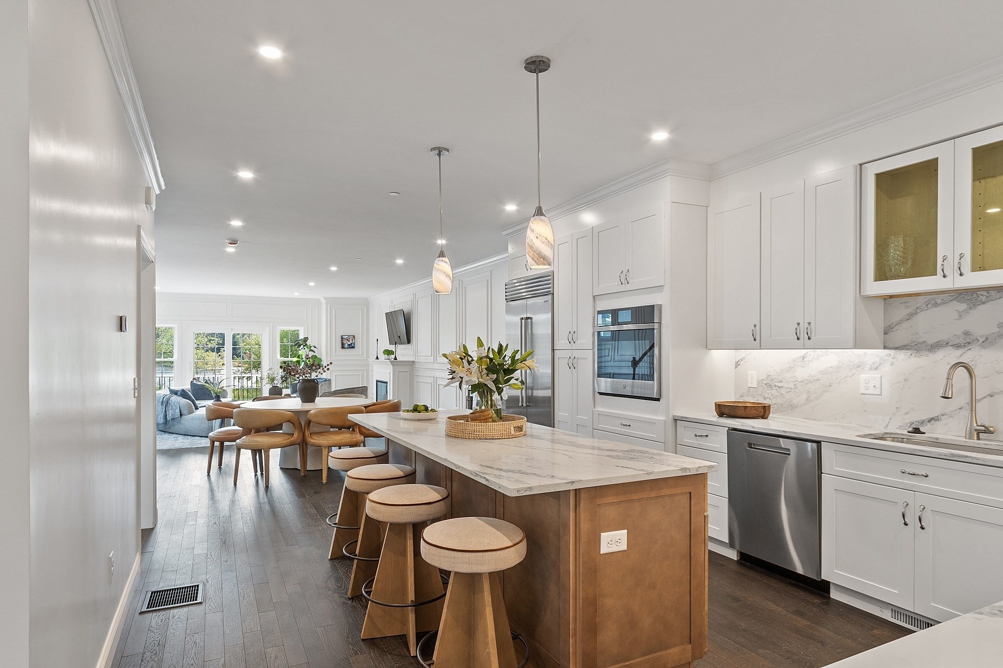 206 W Main St # 8