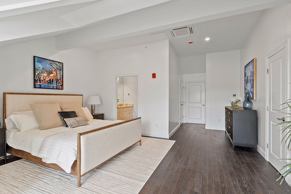 206 W Main St # 8