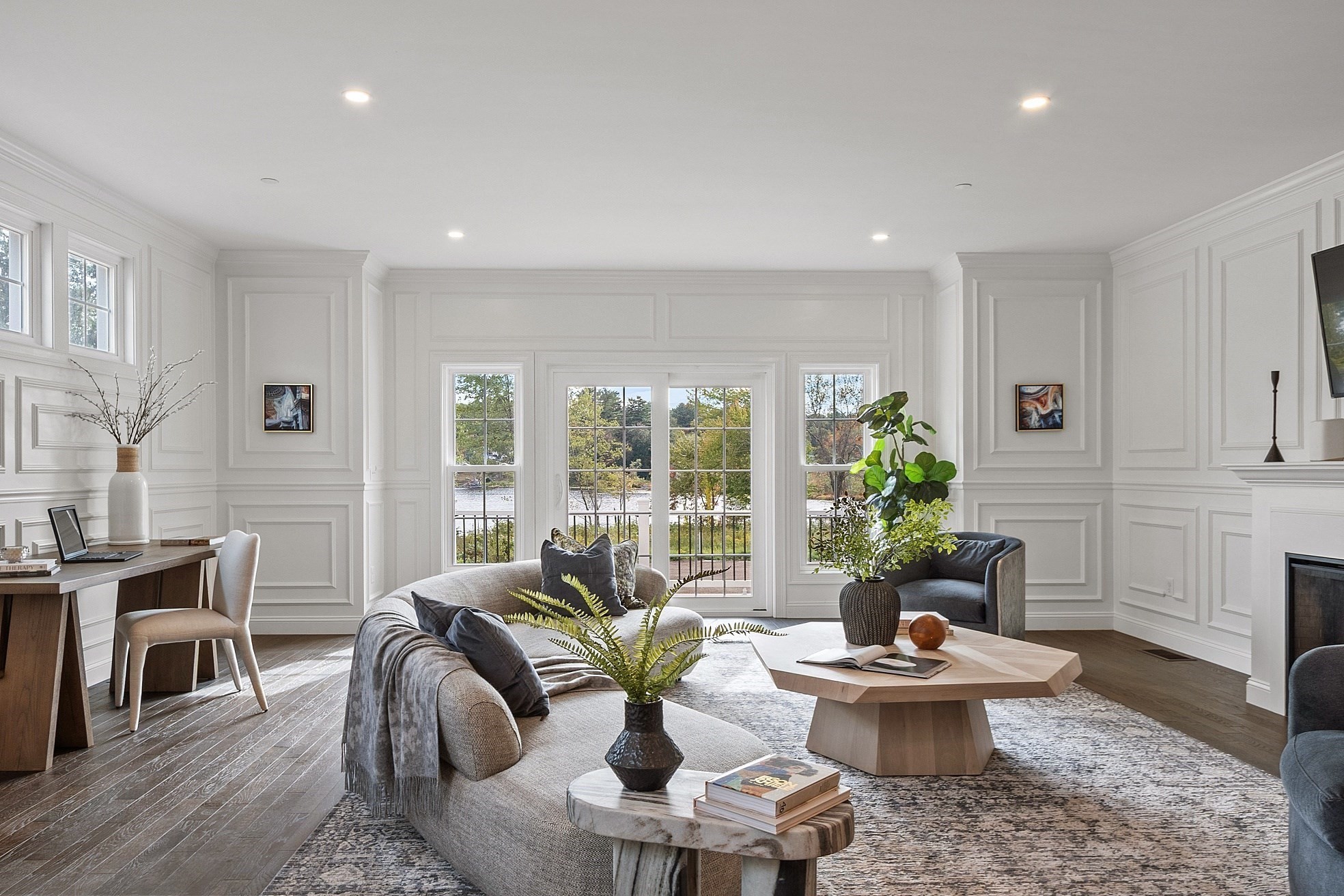 206 W Main St # 8