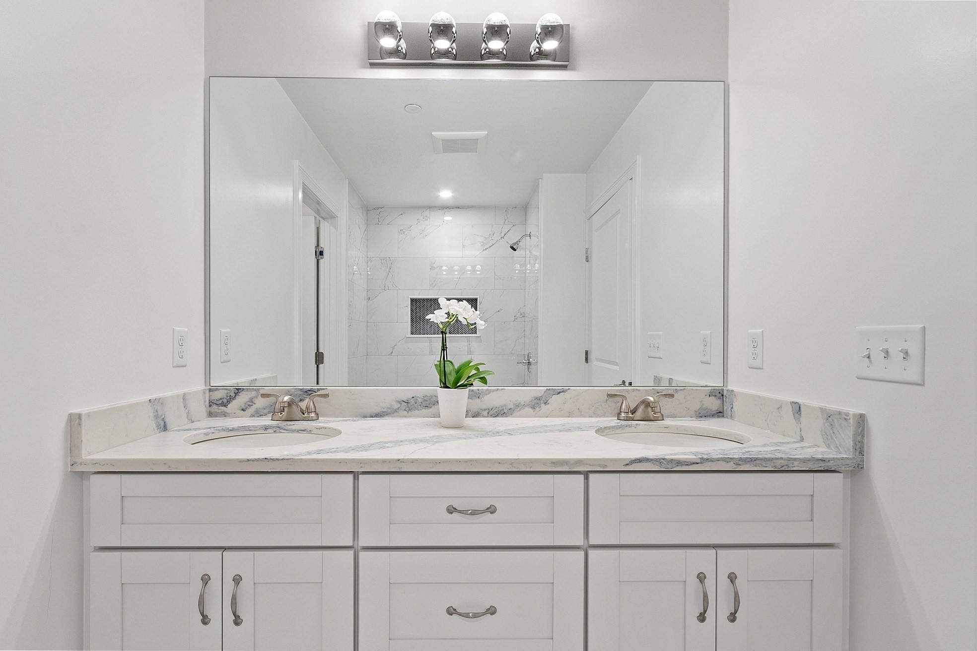 206 W Main St # 8