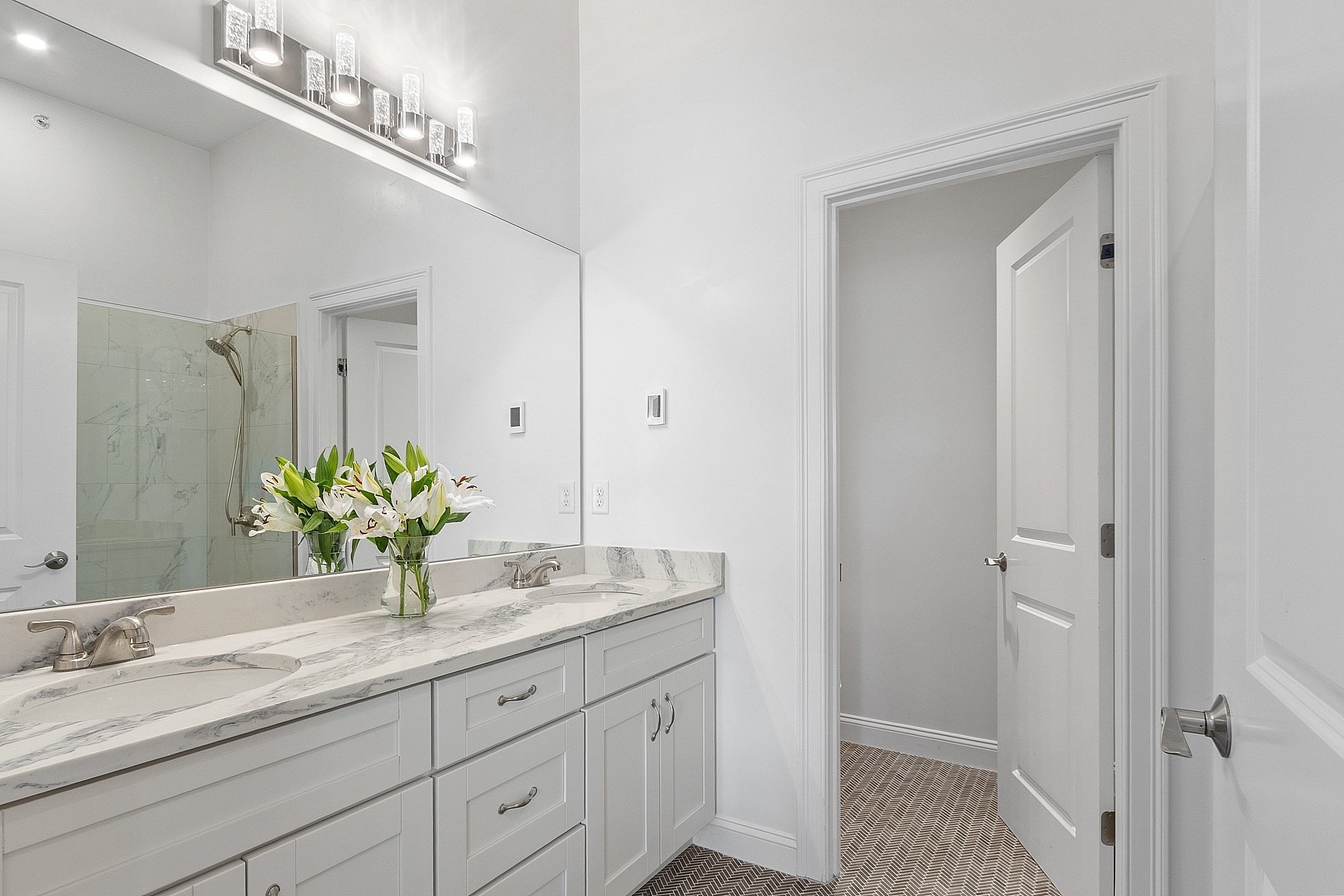 206 W Main St # 8