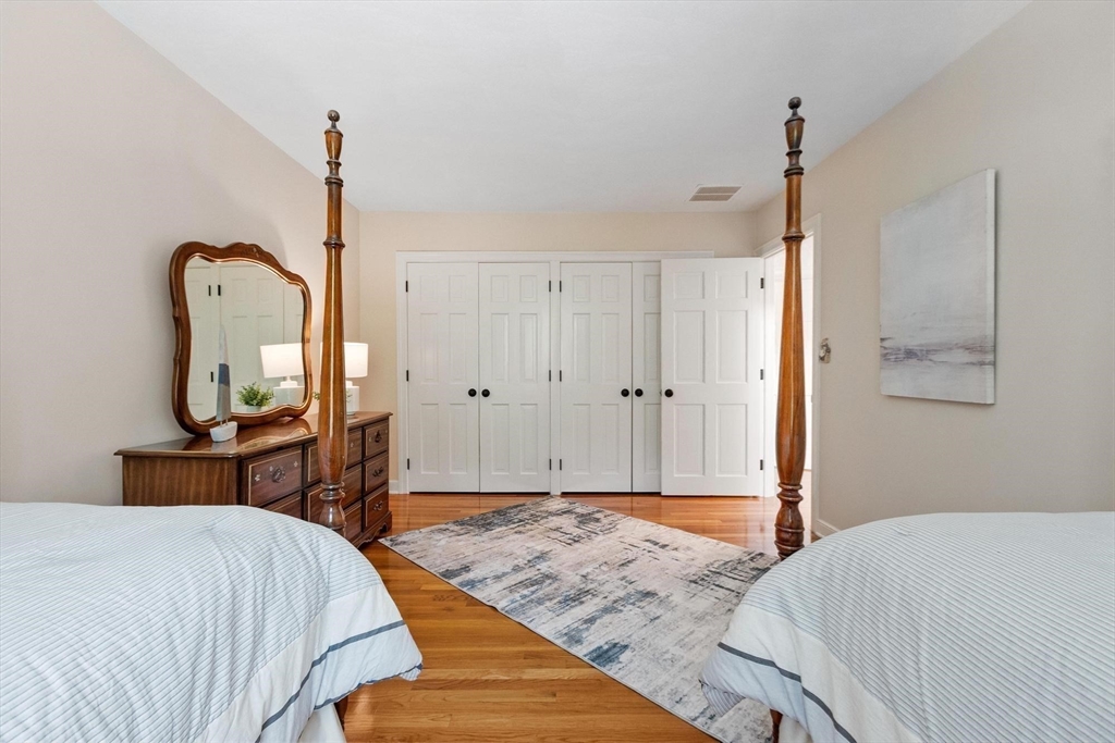 123 Oak Knoll Rd.