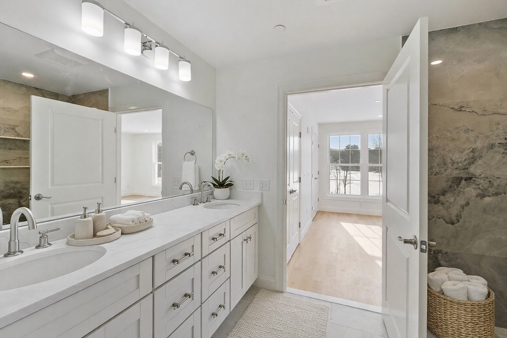 206 W Main St # 4