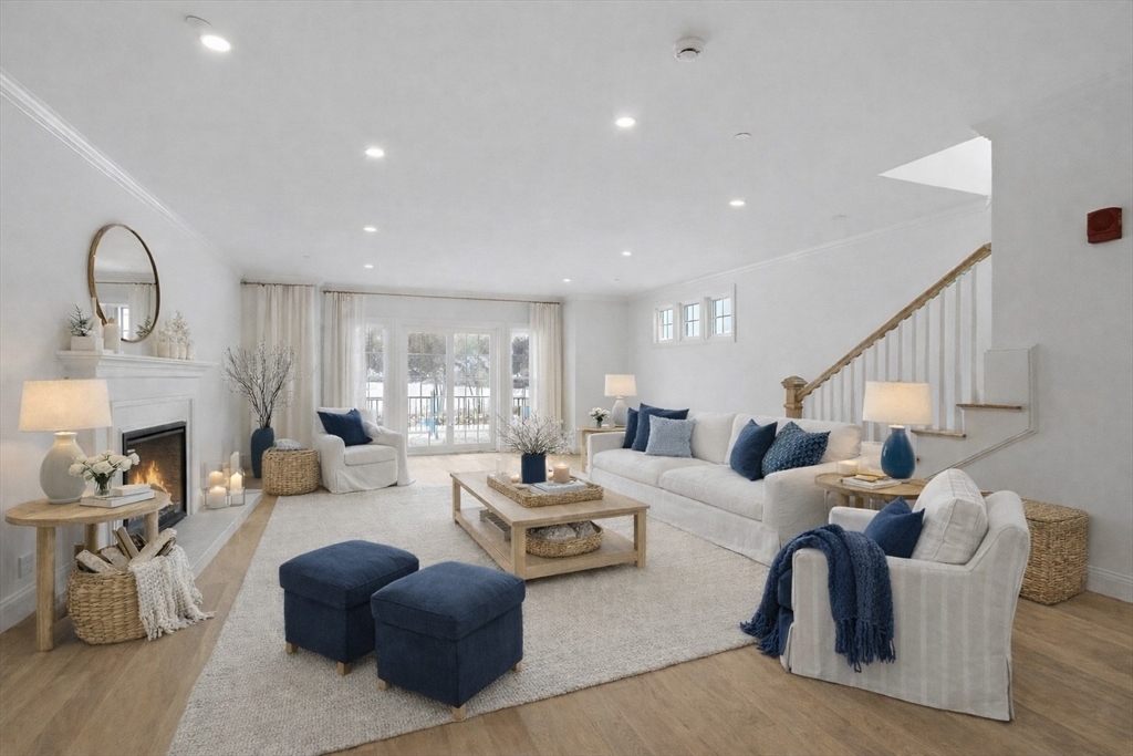 206 W Main St # 4