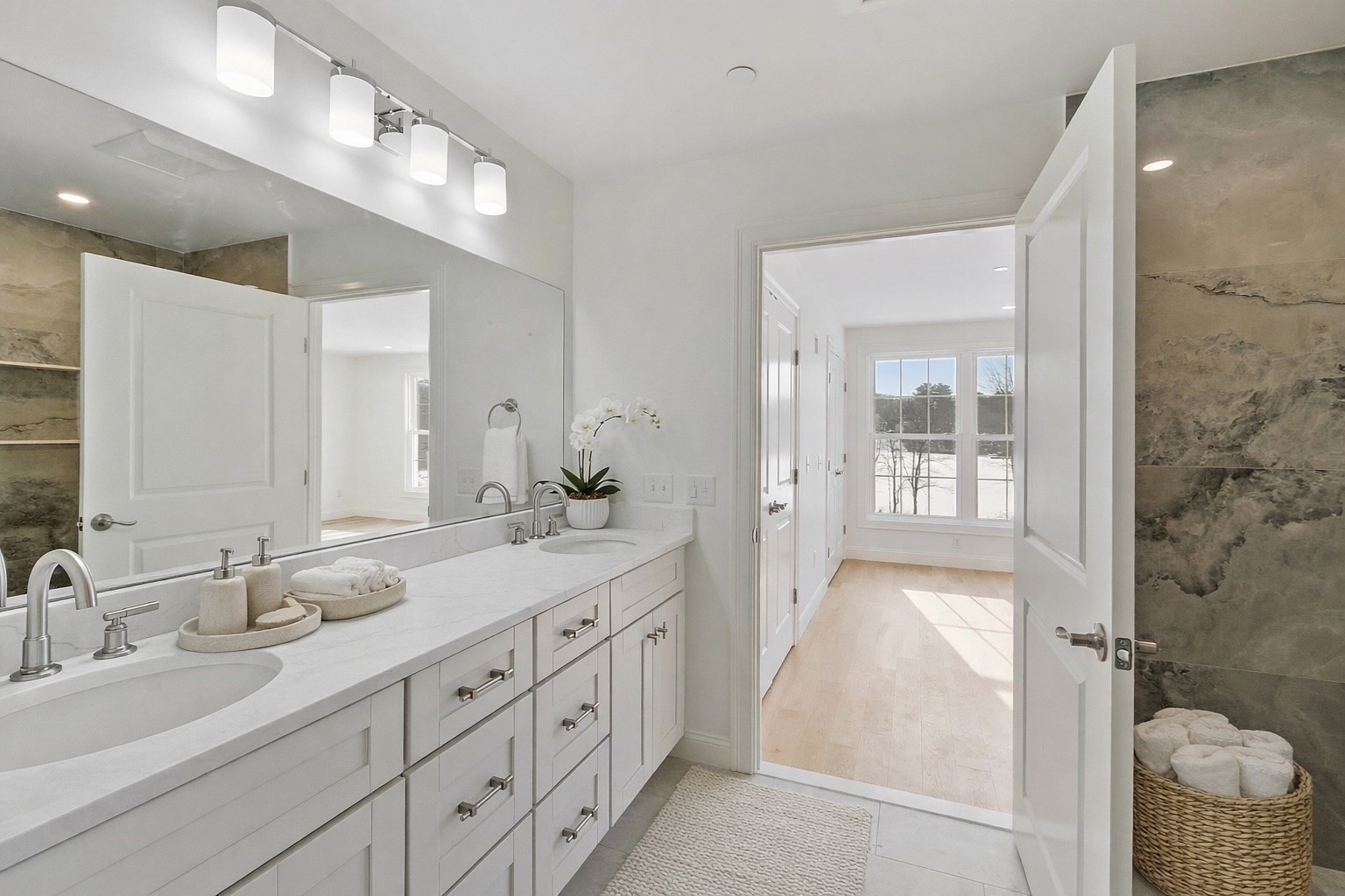 206 W Main St # 4