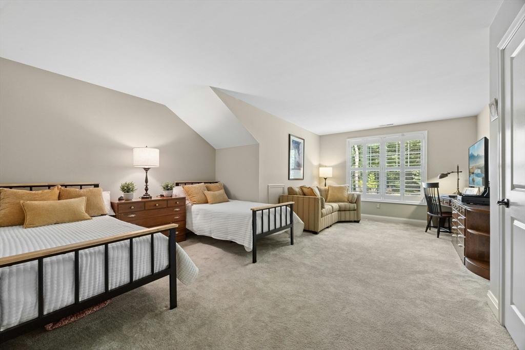 42 Ridgewood Dr # 42