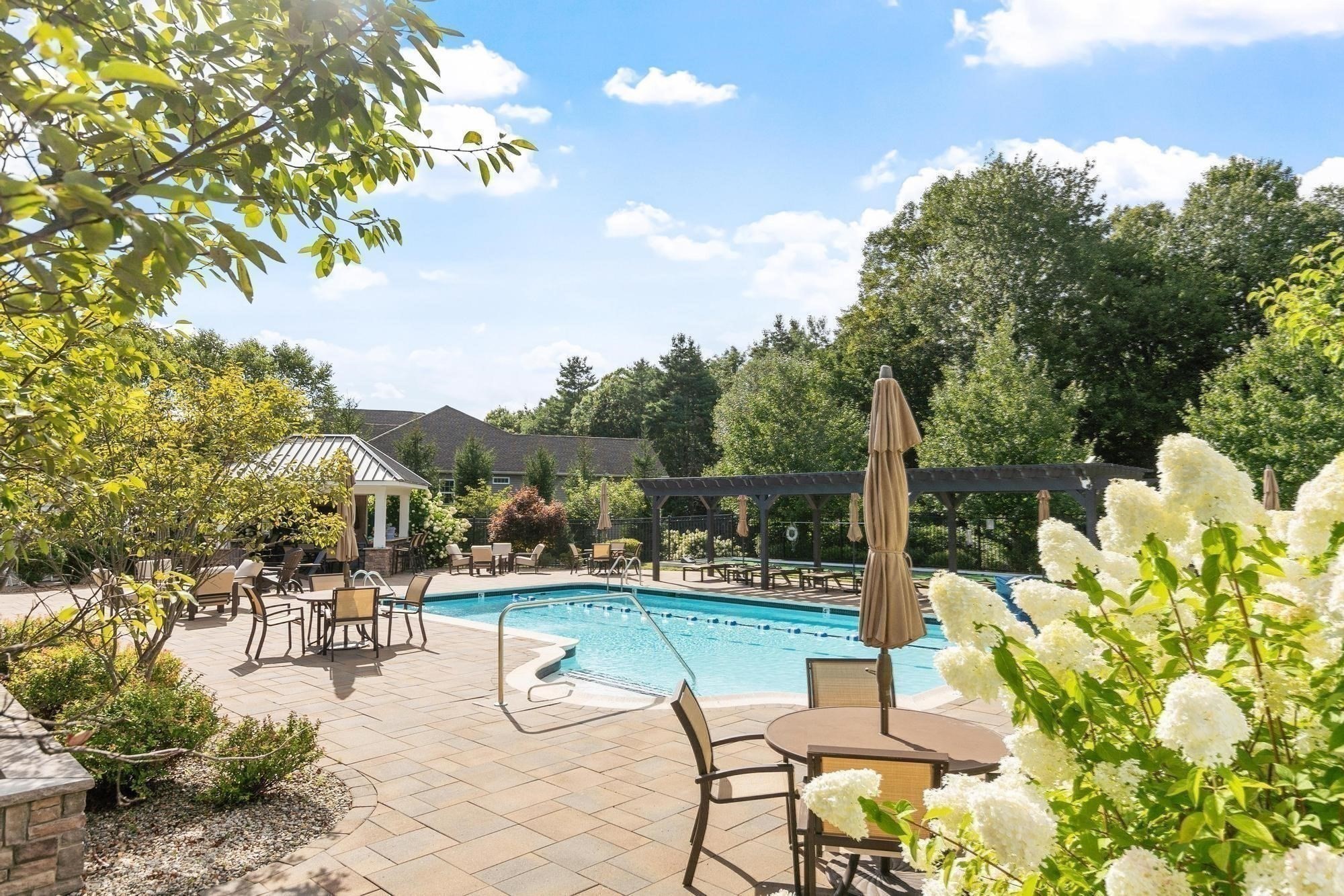 42 Ridgewood Dr # 42