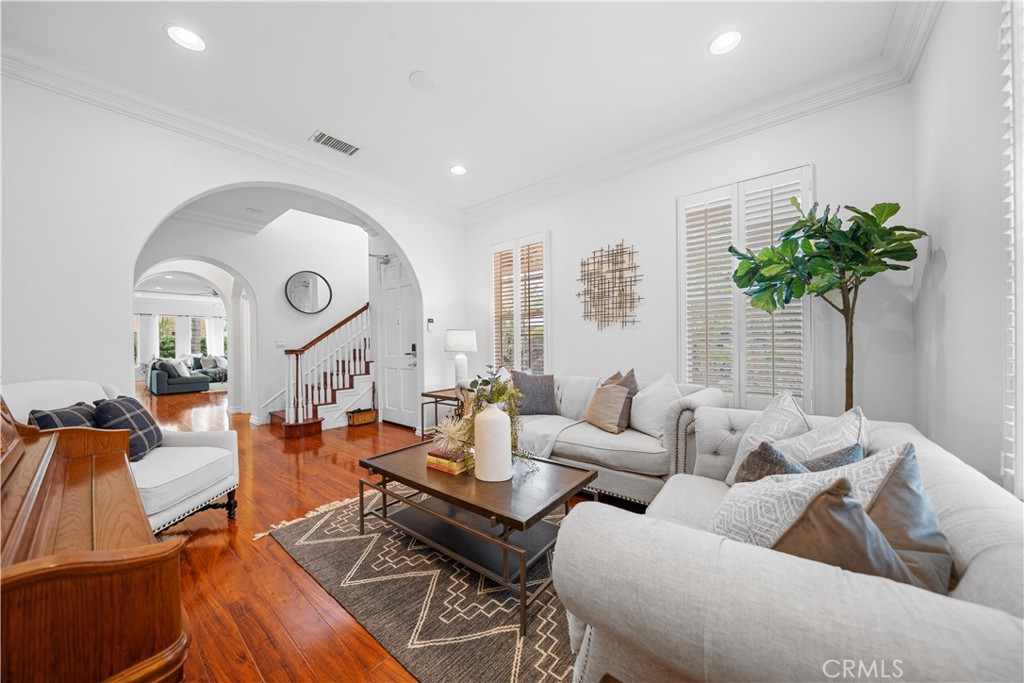102 Spring Valley