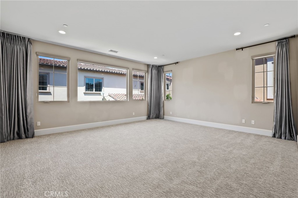77 Rockinghorse