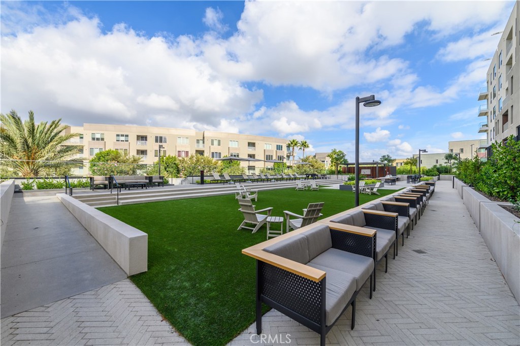3608 Rivington