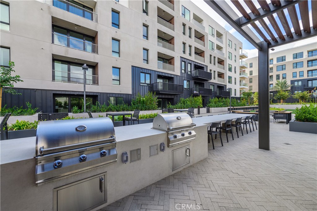 3608 Rivington