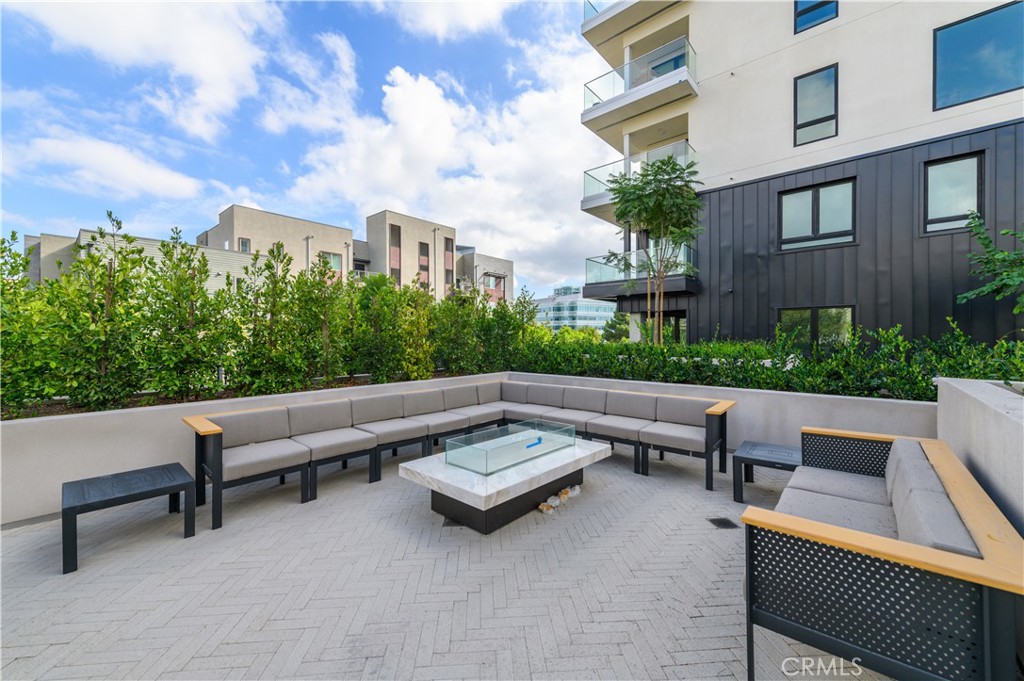 3608 Rivington