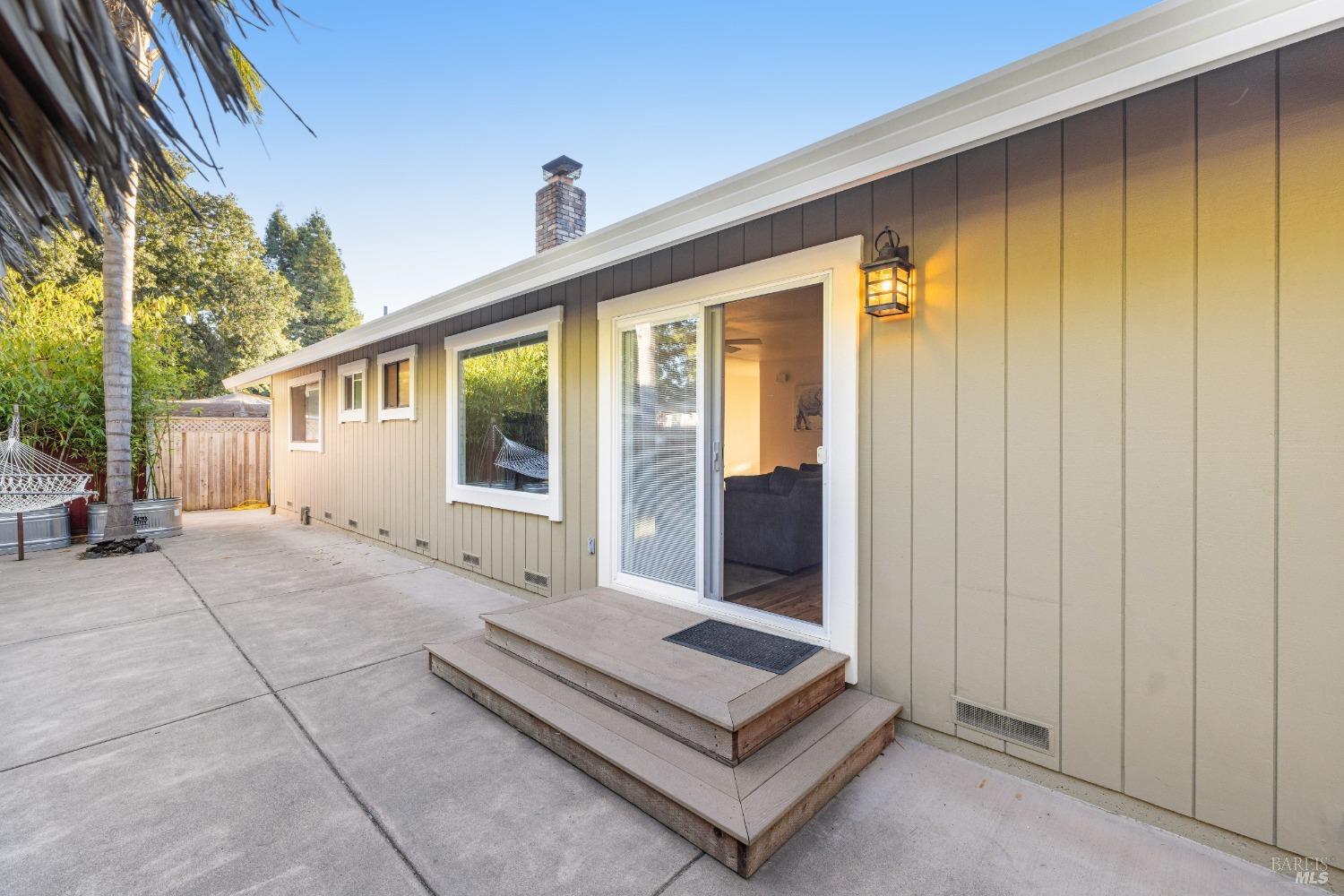 160 W Cotati Oaks Ct