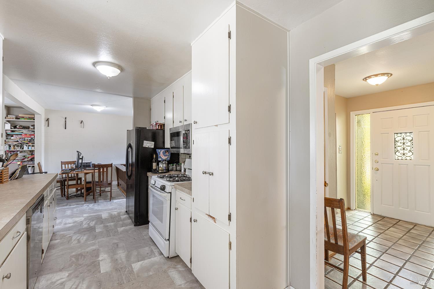 1021 Country Club Dr