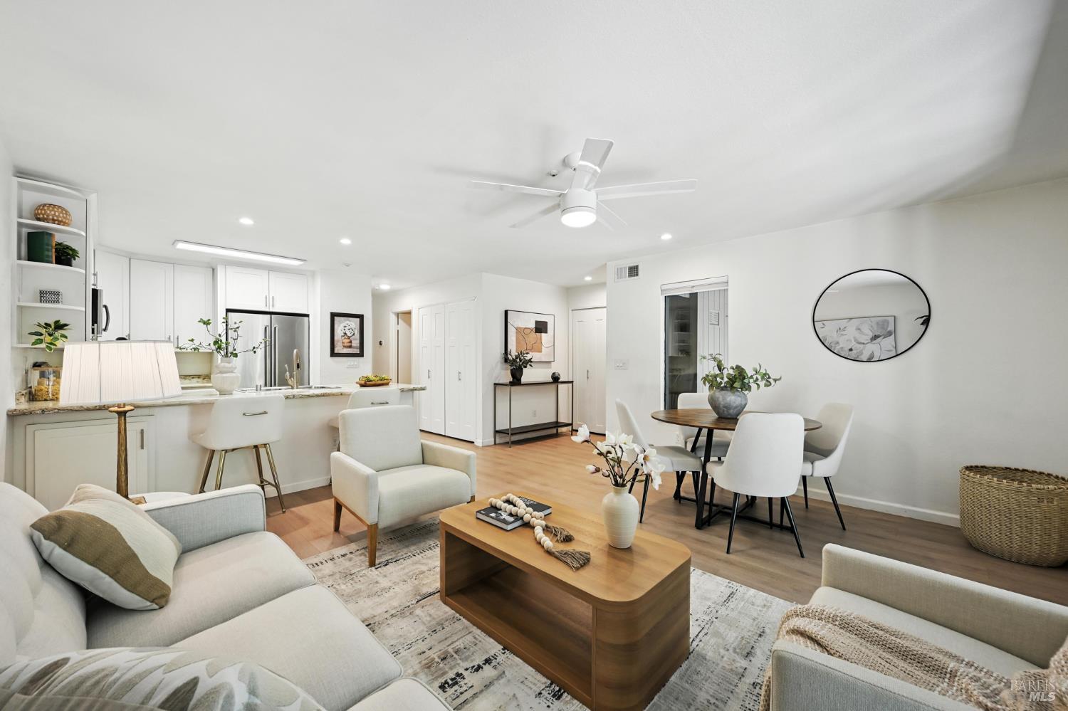 44 Creek Ct