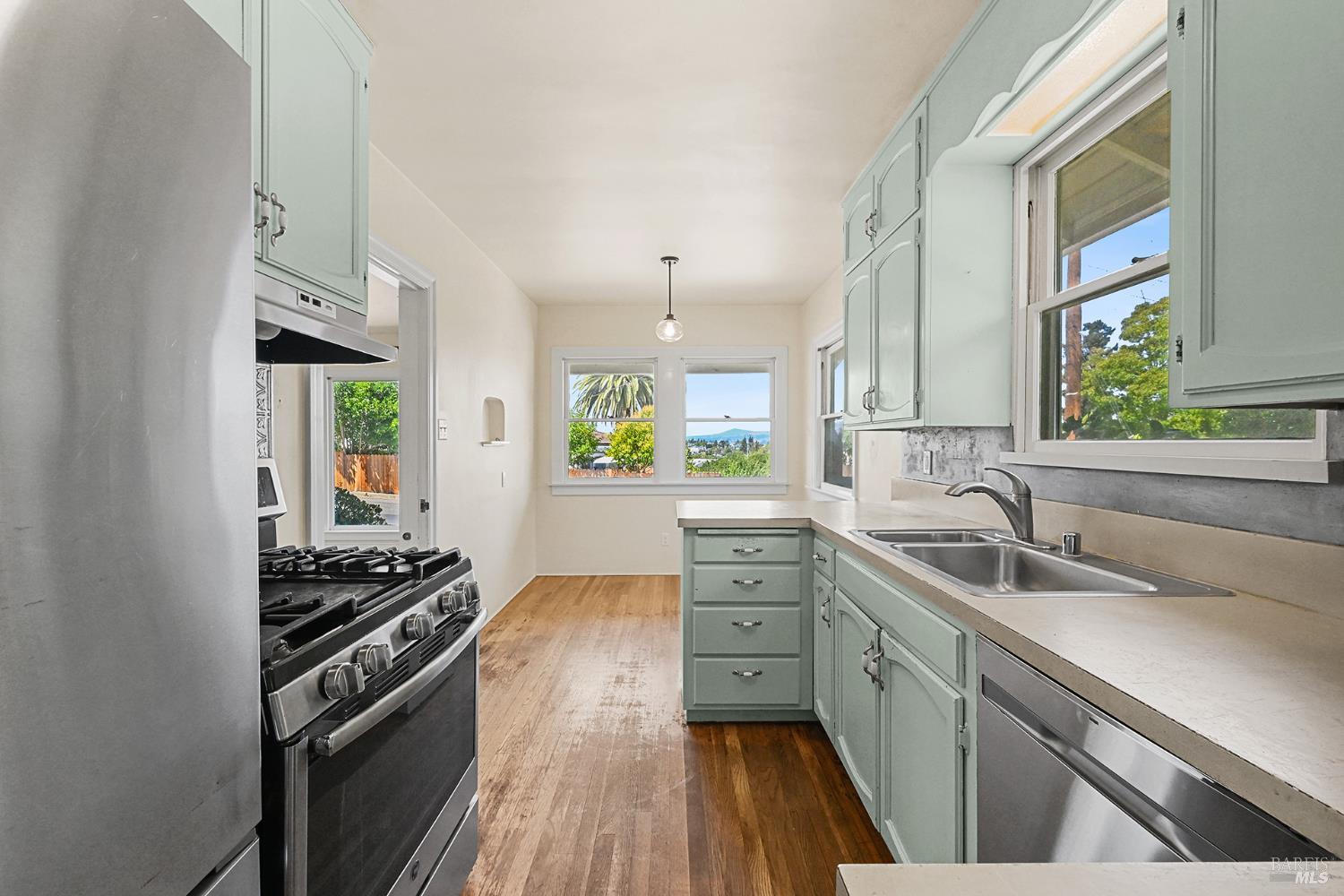 12 Nob Hill Terrace