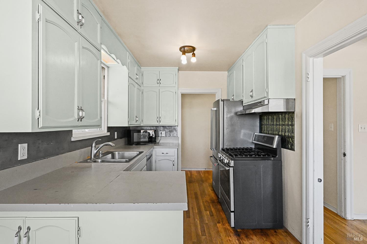 12 Nob Hill Terrace