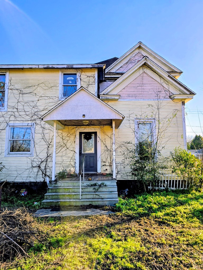 202 W Broad St