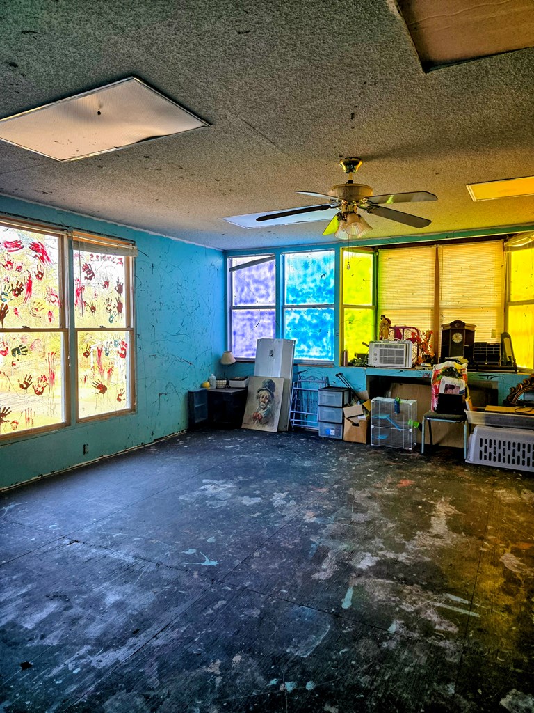 202 W Broad St