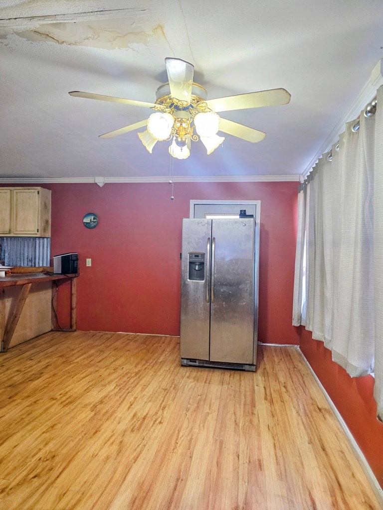 202 W Broad St