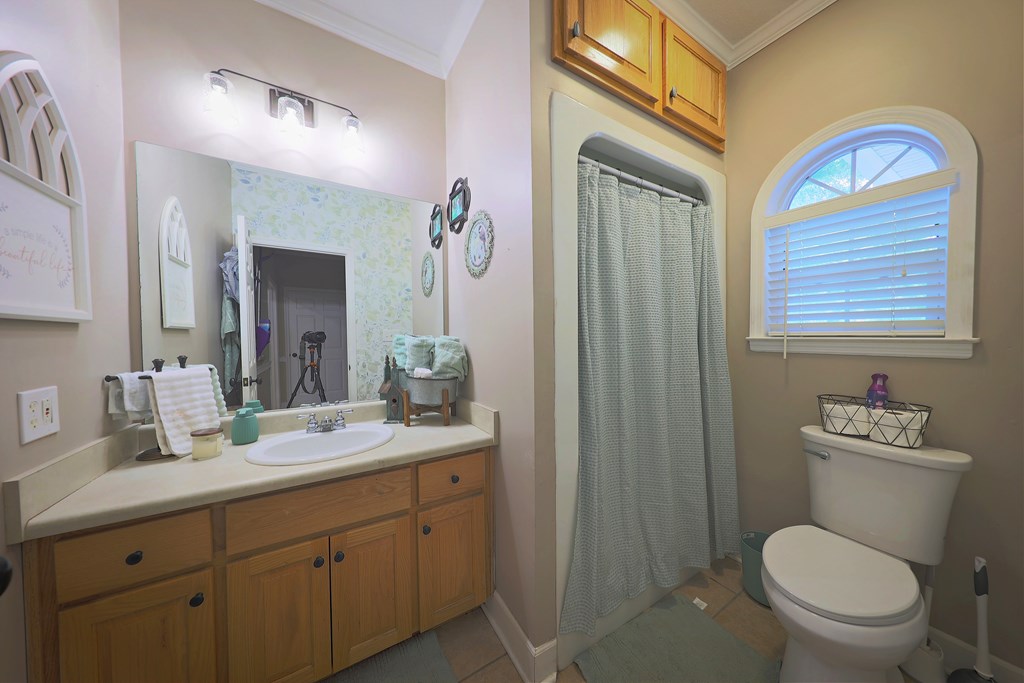 330 River Oaks Dr