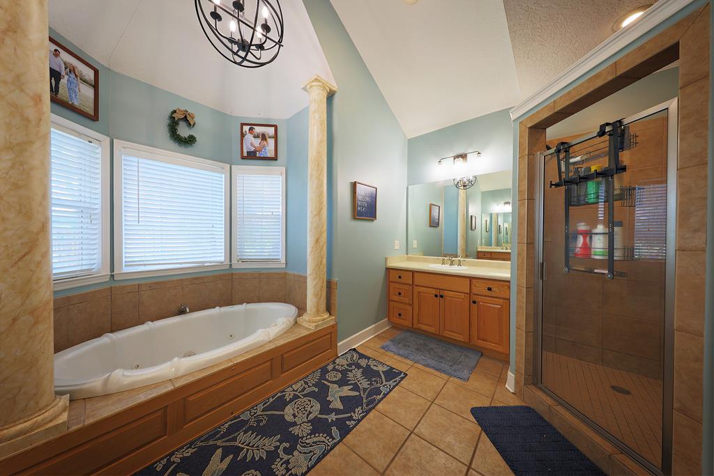 330 River Oaks Dr