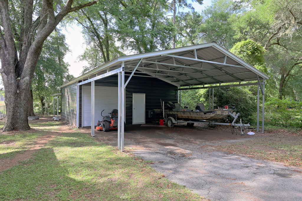 330 River Oaks Dr