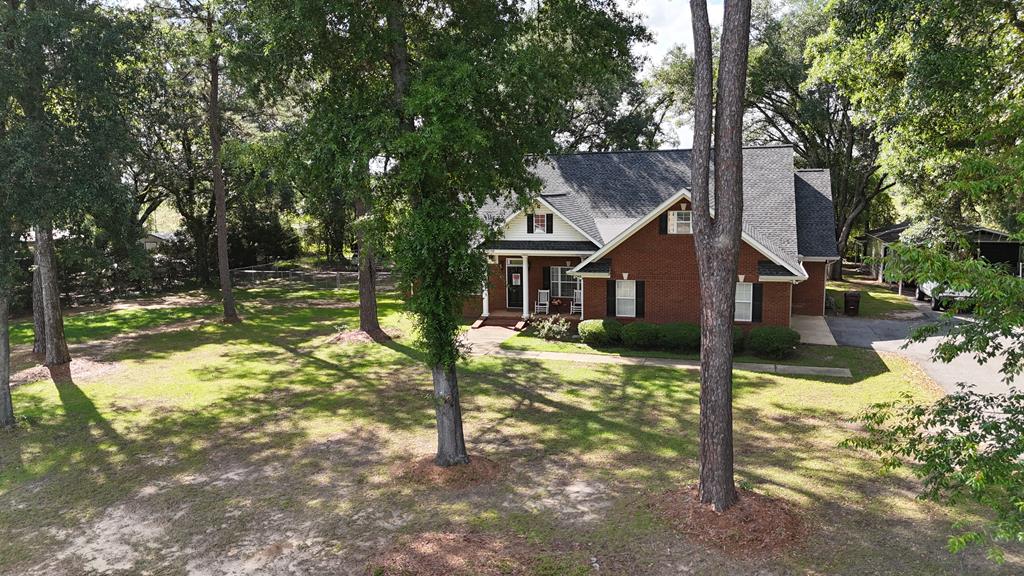 330 River Oaks Dr