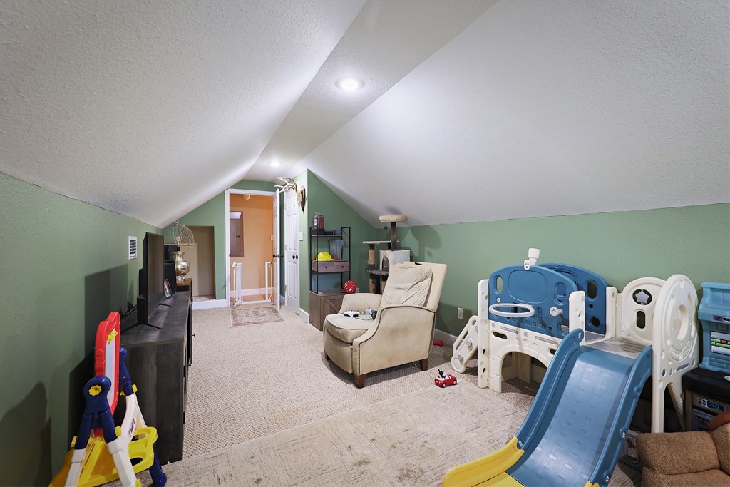 330 River Oaks Dr