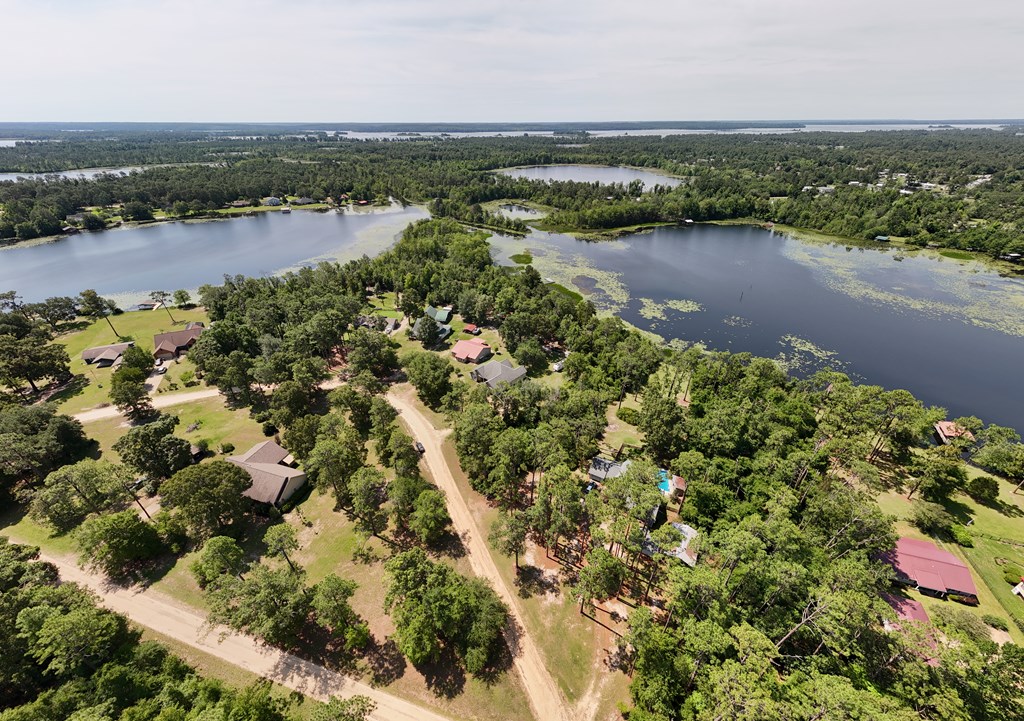 000 Holly Dr Loop