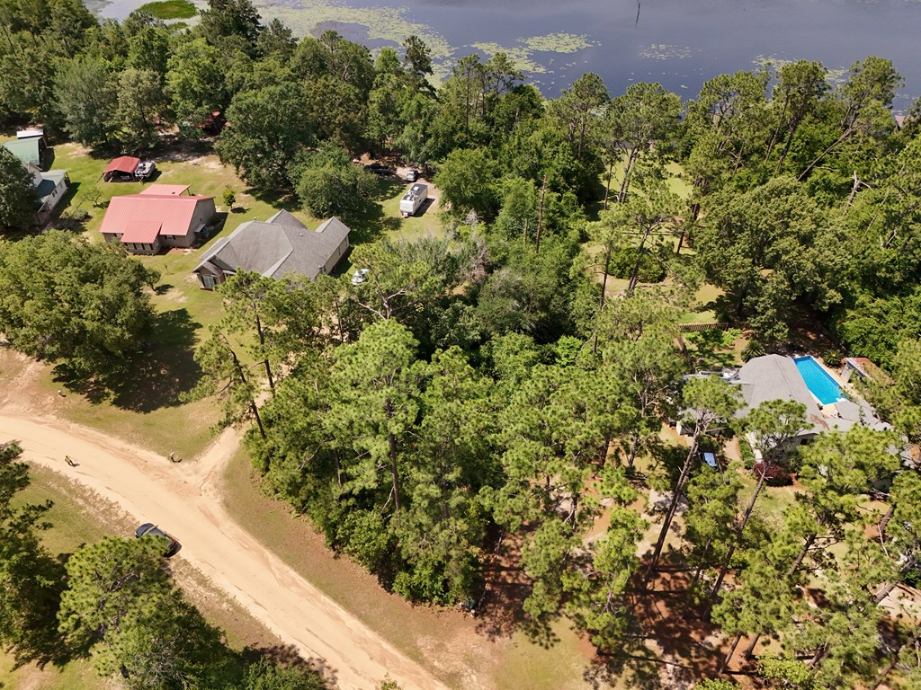 000 Holly Dr Loop