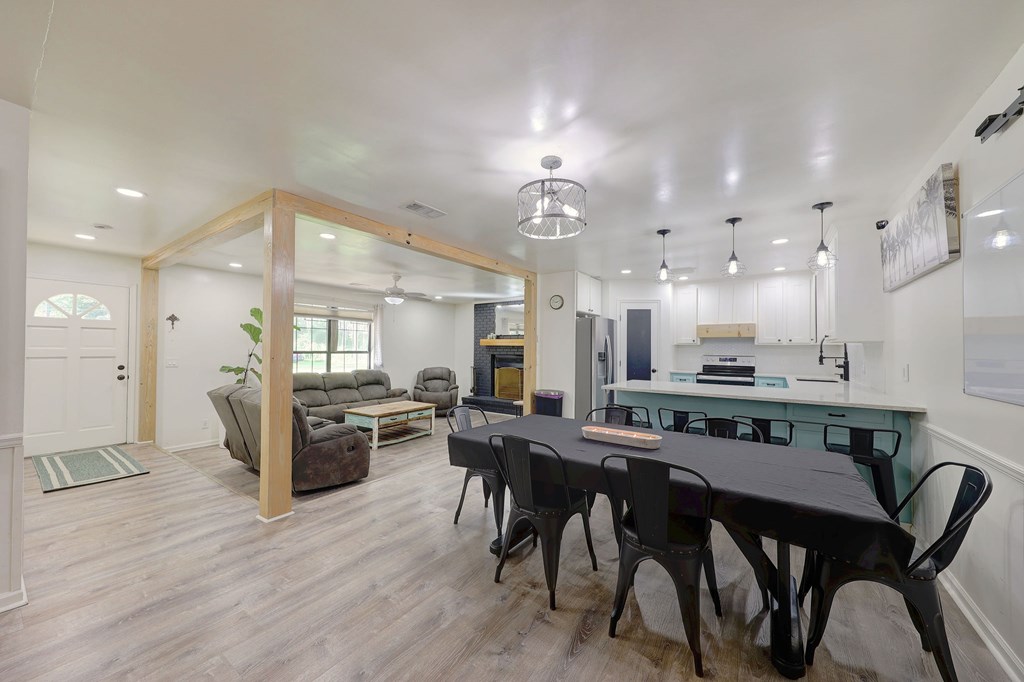 1477 Lake Dr