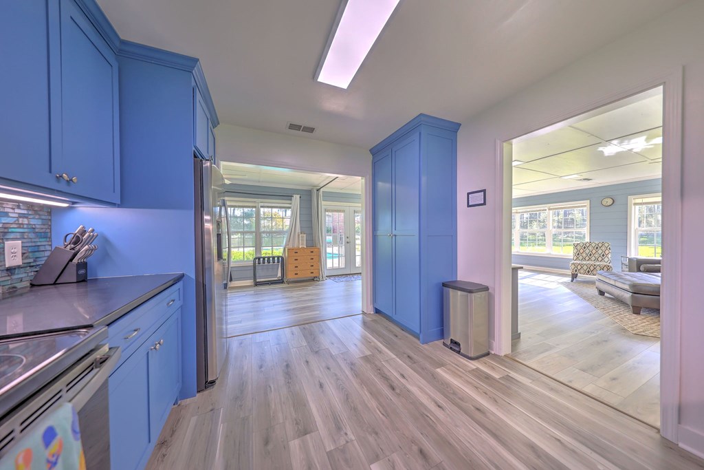1477 Lake Dr