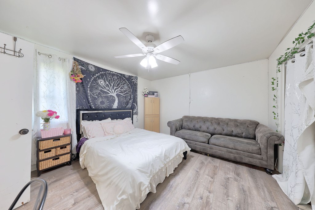1477 Lake Dr