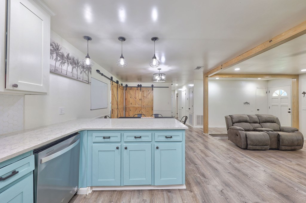 1477 Lake Dr