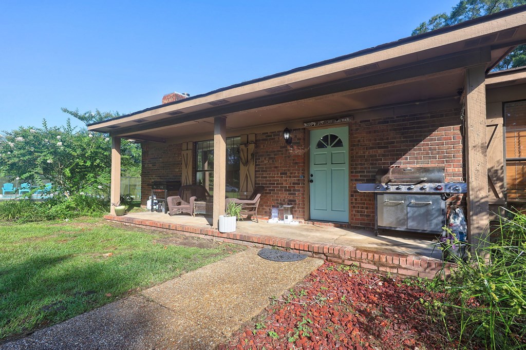 1477 Lake Dr