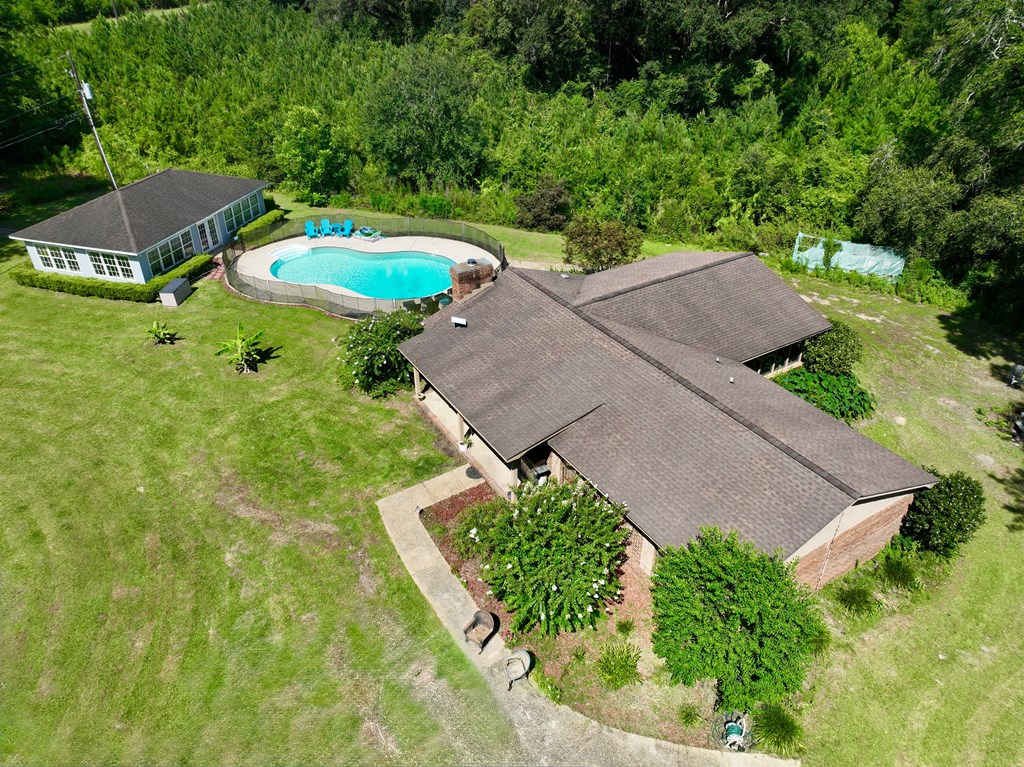 1477 Lake Dr