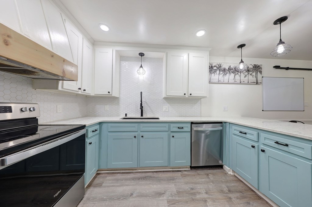 1477 Lake Dr