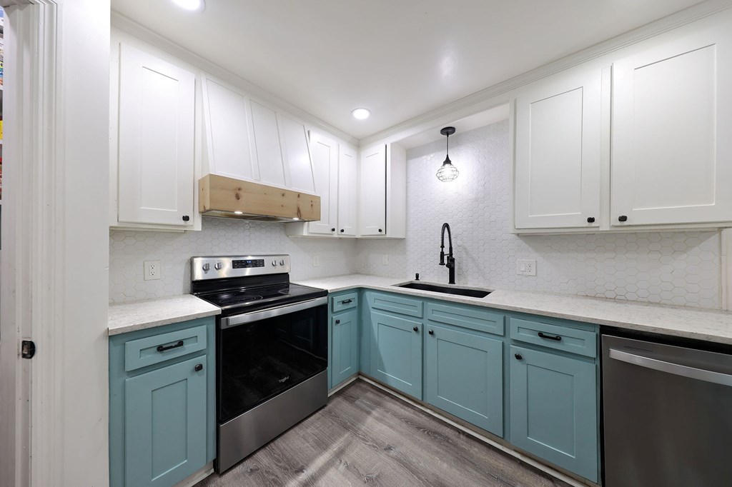 1477 Lake Dr