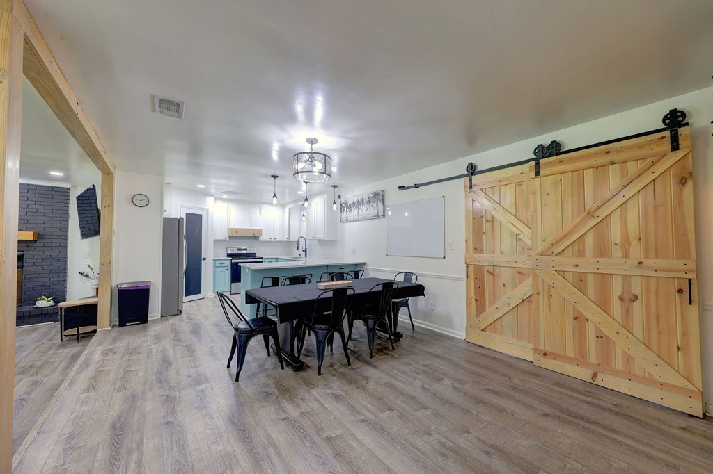 1477 Lake Dr