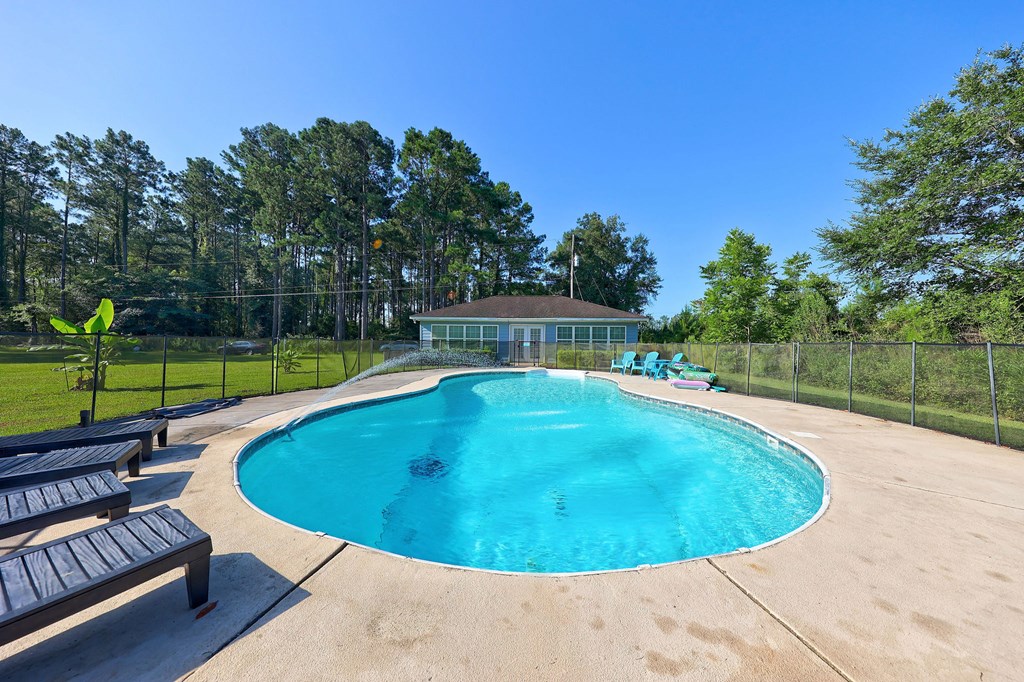 1477 Lake Dr
