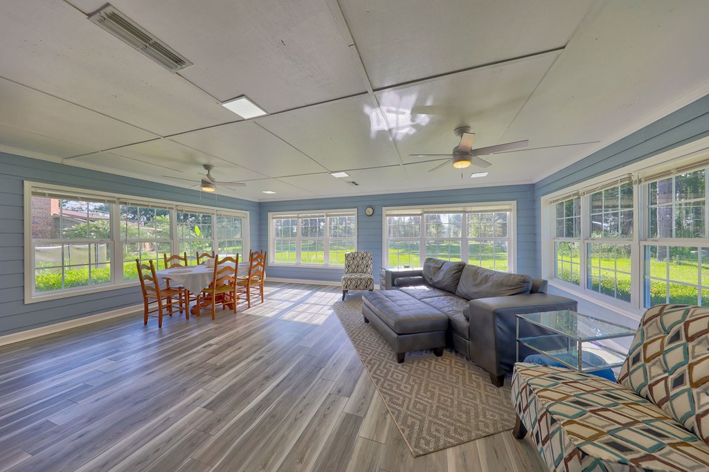 1477 Lake Dr