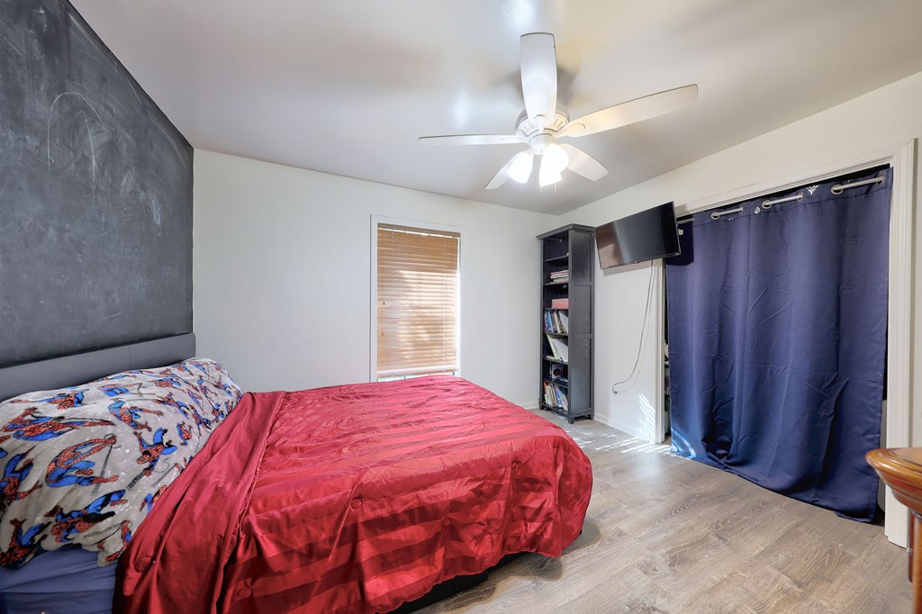 1477 Lake Dr