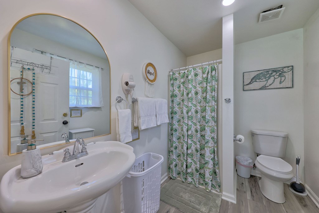 1477 Lake Dr