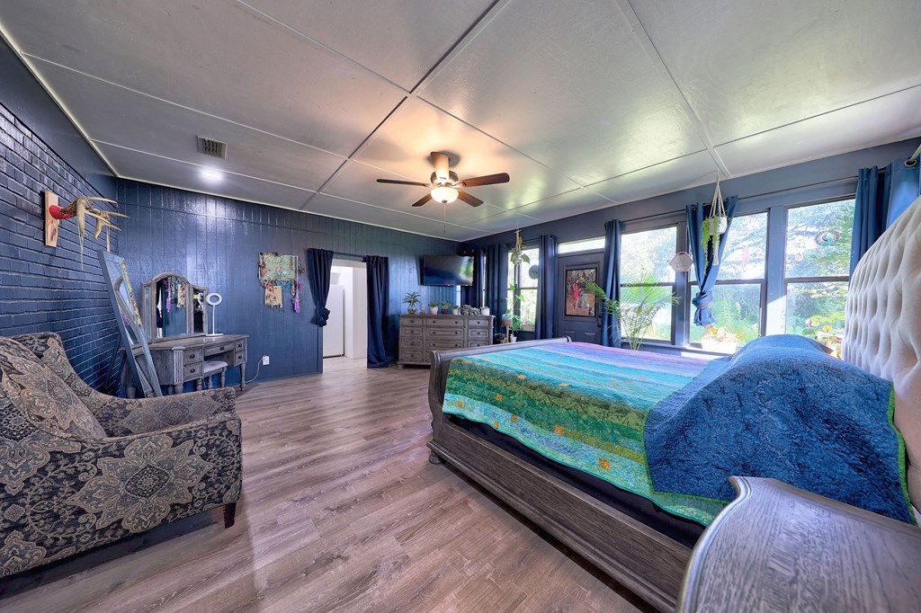 1477 Lake Dr